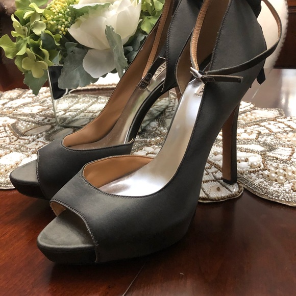 Badgley Mischka obi knot peep toe heels - Picture 2 of 5
